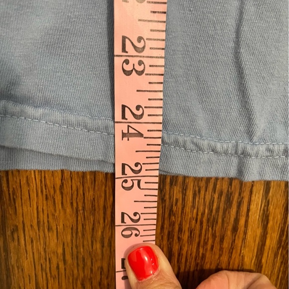 Disney World Epcot World Tour 1982 Blue Short Sleeve Tee Size Small - Picture 5 of 7